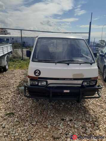 Nissan urvan 1990