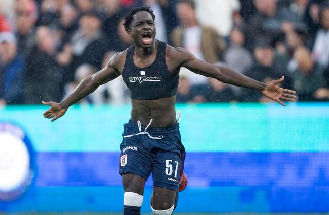 248493