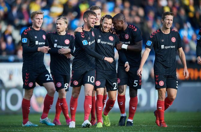 3F Superliga -AaB sender lillebror Sanneh videre uden aftale