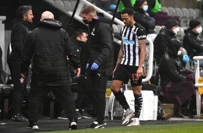 Premier League -Tre profiler ude i lang tid for Newcastle