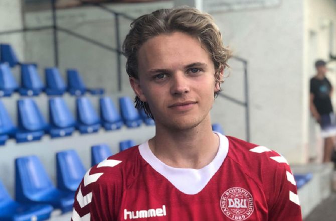 Danmark -Danmarksserie-mandskab henter FCM-talent