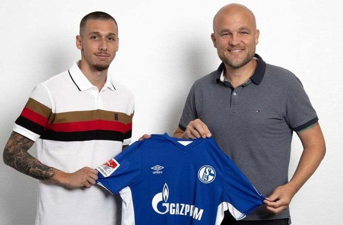 Tyskland -Stuttgart låner kantspiller ud til Schalke 04
