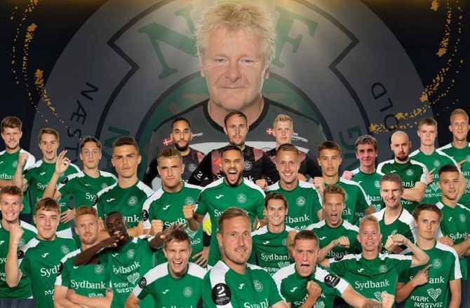 Danmark -Peter Bonde nyder stor succes: Pres fra fans