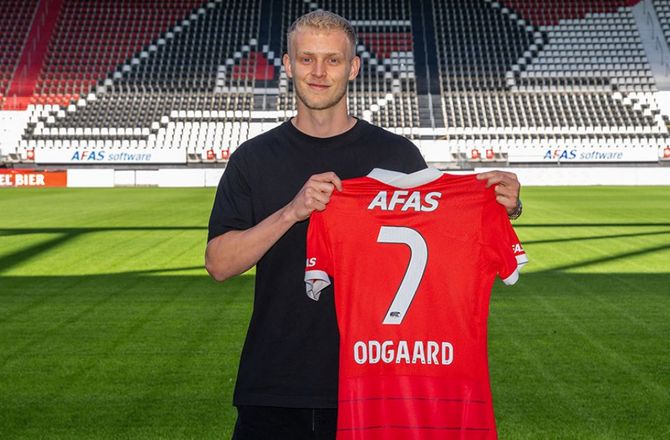 Æresdivisionen -Officielt: Jens Odgaard skifter til AZ Alkmaar