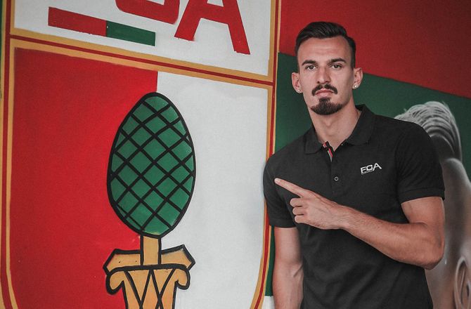 Bundesliga -Augsburg henter Mergim Berisha i Fenerbahce