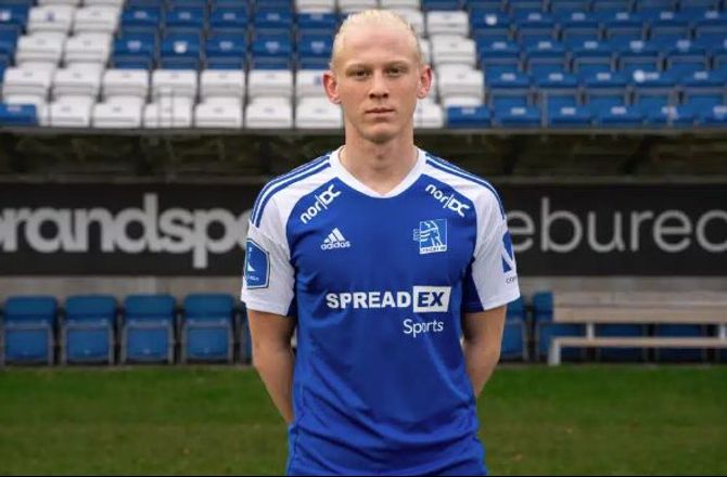 3F Superliga -Officielt: Lyngby snupper islænding i Dortmund