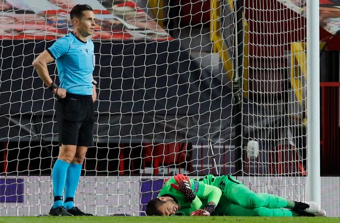 Roma -Roma-keeper opereret efter skulderskade