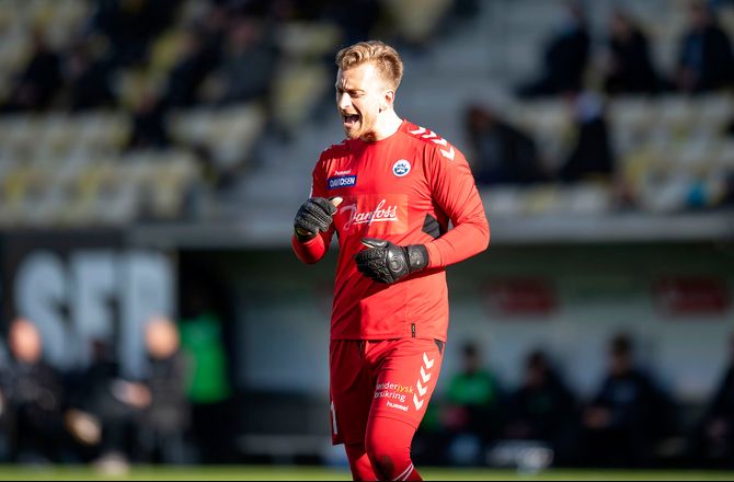 International -Bekræftet: SE-keeper skifter hjem til Australien