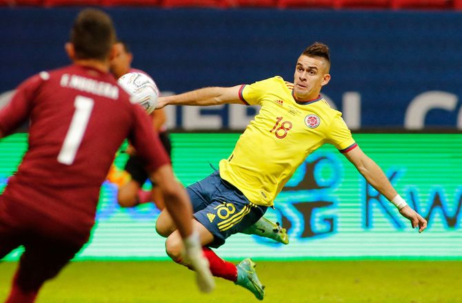 International -Frankfurt henter angriber i River Plate