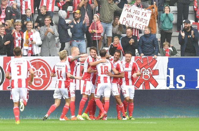 3F Superliga -Nyt AaB-comeback i vild sejr mod Viborg