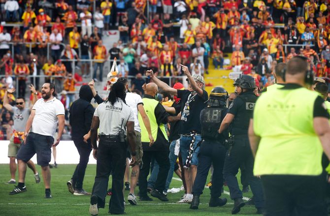 Ligue 1 -Ligue 1-klub straffes efter fan-invasion