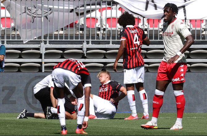 Ligue 1 -Dolberg glipper kamp: Træner individuelt