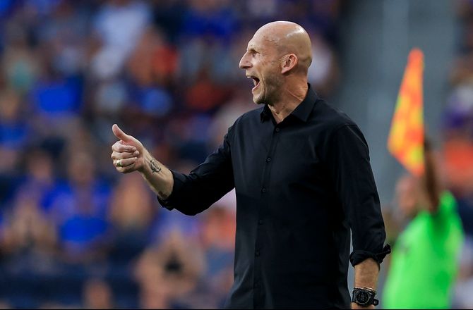 FC Cincinnati -Jaap Stam smidt på porten i MLS