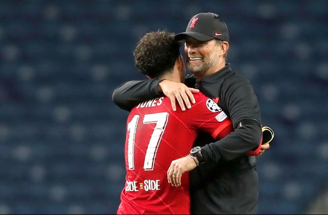 Liverpool -Liverpool giver Curtis Jones langtidskontrakt