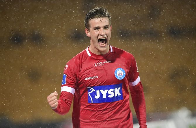 3F Superliga -Prisskilt overrasker SIF-profil: Var Mr. Nobody