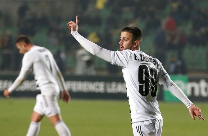 International -Officielt: Lille henter lovende fløj i Basel