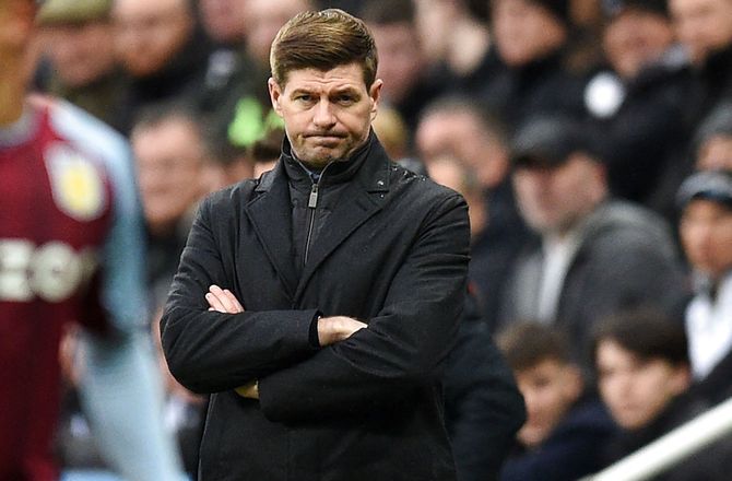 Premier League -Sammenligner Gerrard med Wenger: Er rolig
