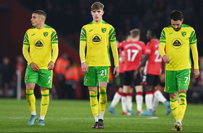 Premier League -Back-duo tilbage for Norwich mod Brentford