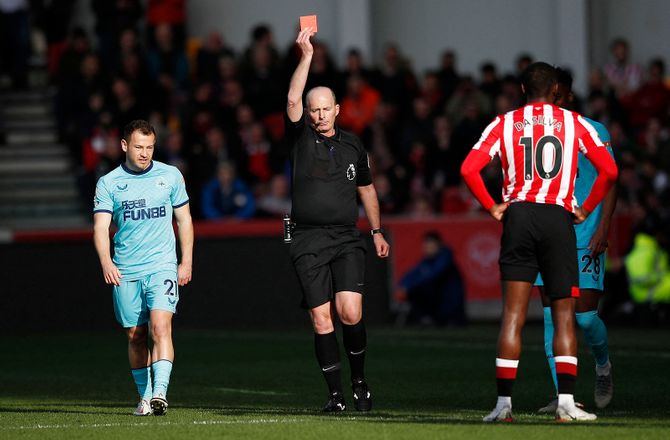 Premier League -Efter London-derby: Mike Dean udeladt til PL-runde