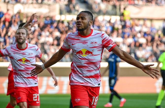 Bundesliga -Nkunku missede hattrick da RB Leipzig smadrede Bochum