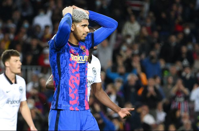 La Liga -Araujo står til at misse VM: Operation er nødvendigt