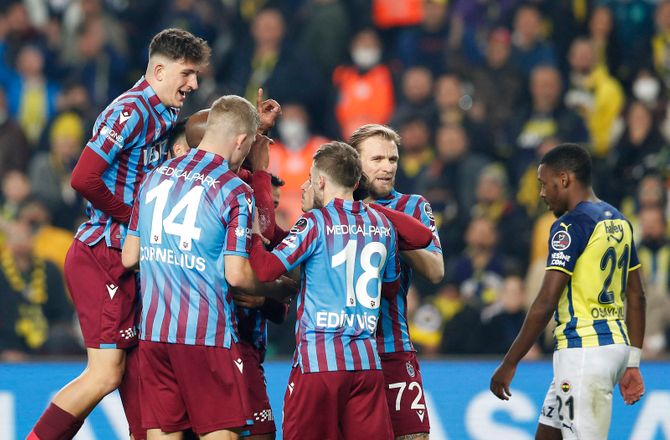 Champions League -Inden FCK-duel: Trabzonspor-profil båret fra banen
