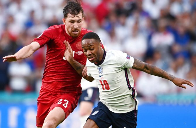 England -Sterling forsvarer Southgate: Vi skal ikke panikke