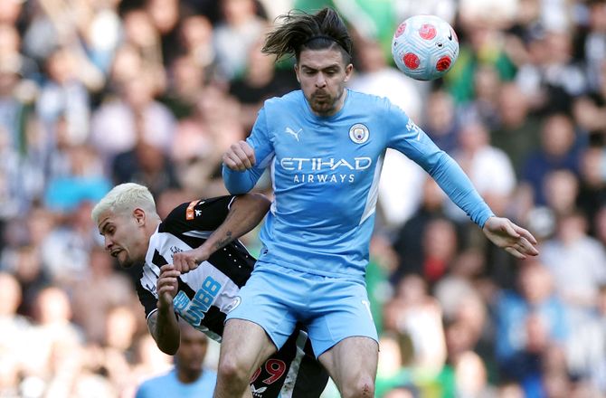 Premier League -Grealish giver Almiron en undskyldning: Havde fået et par drinks