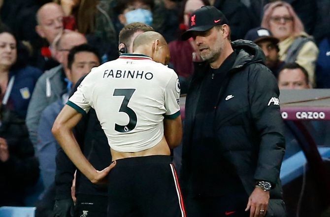 Premier League -Skidt for Liverpool: Skadet Fabinho udskiftes