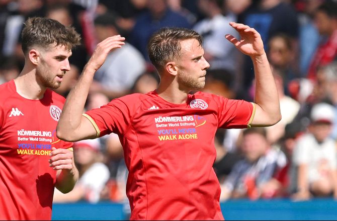 DFB Pokal -Indskiftede Ingvartsen på tavlen i Mainz-triumf
