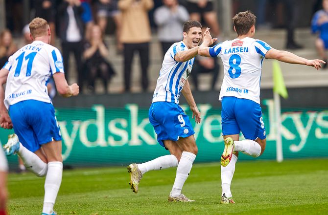 2. division -Esbjerg skovler millioner ind på Dreyer og Casper N.