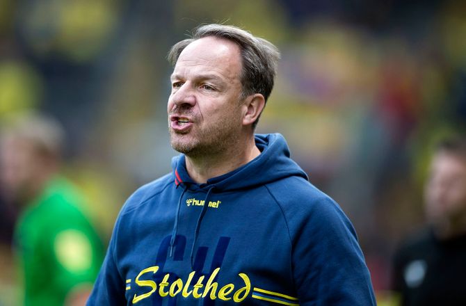 Super League -Avis: Alexander Zorniger forhandler med schweizisk klub