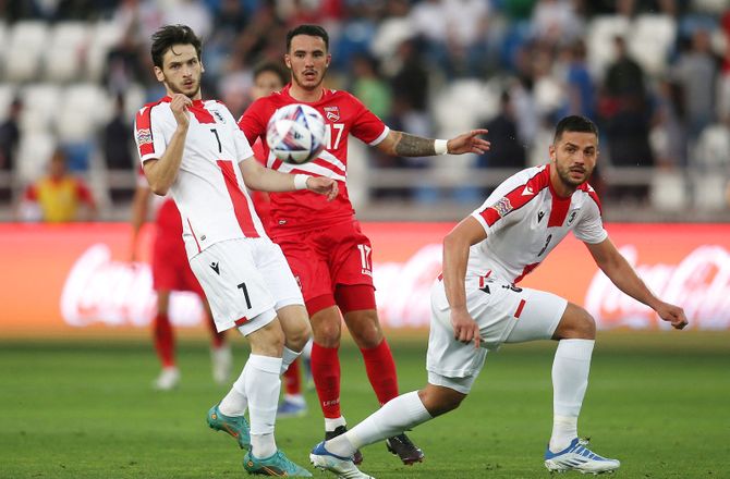 International -Khocholava og co. slog Gibraltar sikkert