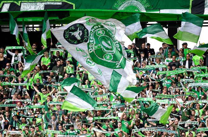 Bundesliga -Gerhardt-kasse i overtiden sikrede Wolfsburg-sejr
