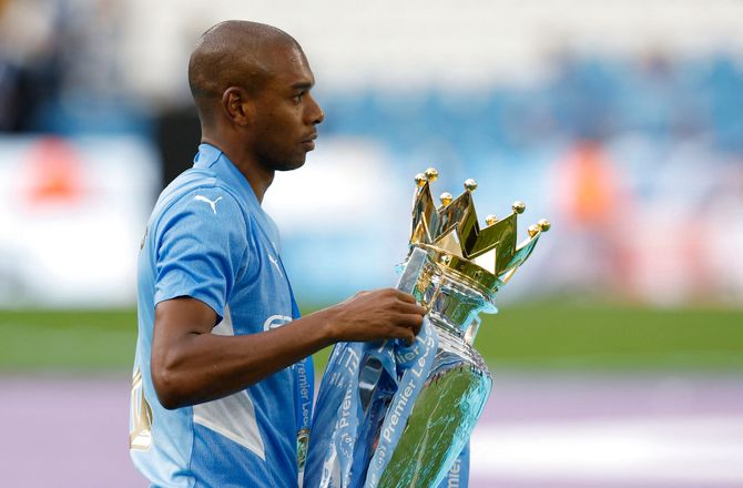 International -Medie: Fernandinho skifter hjem til Brasilien