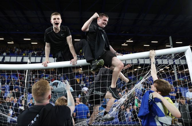 England -FA skærper straffen for baneinvasion i England