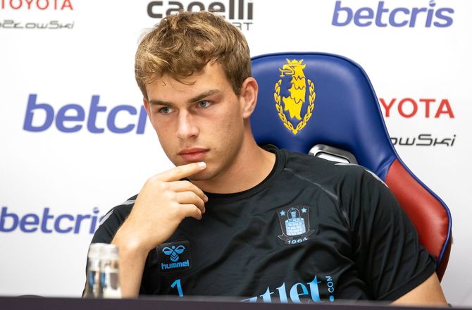 3F Superliga -Premier League-oprykker lurer på Mads Hermansen