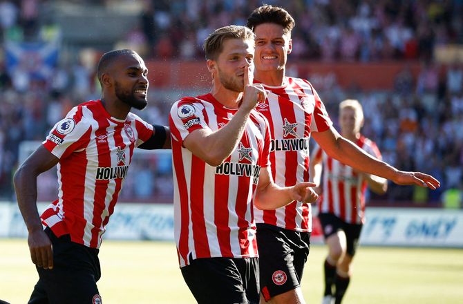 Premier League -Pinlige United ydmyget af Brentford i 4-0-fadæse