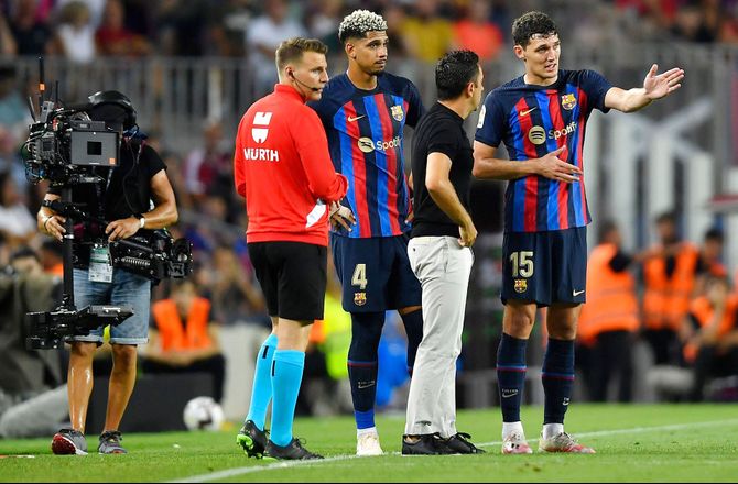 La Liga -Busquets-rødt i AC-debut i sløj remis med Rayo