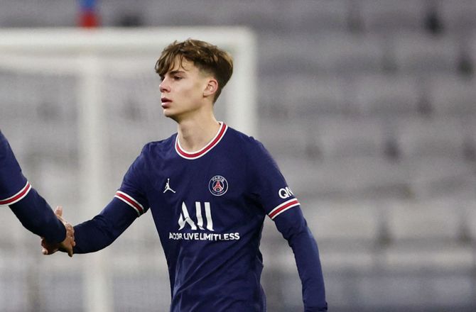 Premier League -Rygtetid: Sunderland og PSG er i dialog om offensivtalent