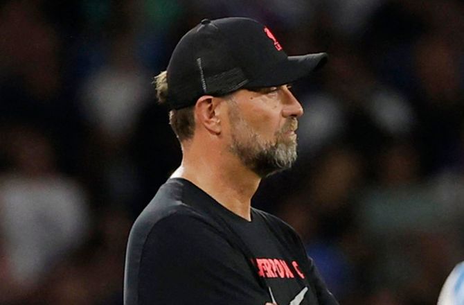 CL -Klopp er bekymret for defensiven: Alt for store huller