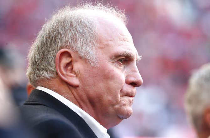Bundesliga -Bayern-chef forsvarer Qatar: VM sikrer bedre arbejdsvilkår