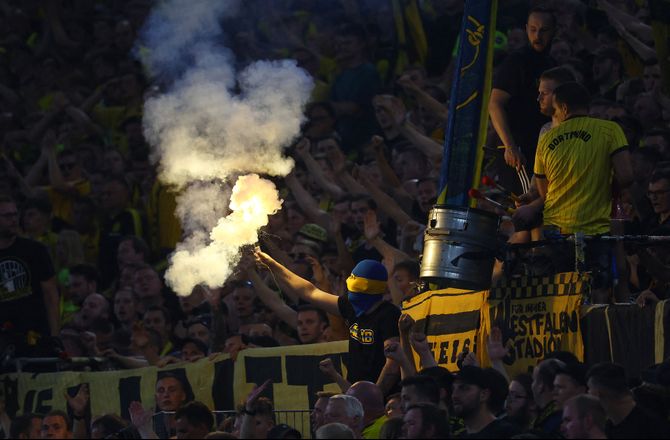CL -Dortmund bliver også straffet: Stor bøde og lukning af tribune