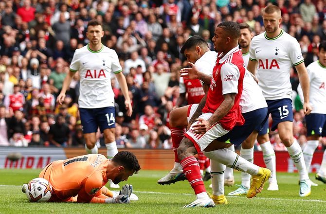 Premier League -Jesus udnytter Lloris-drop og scorer til 2-1 - se det her