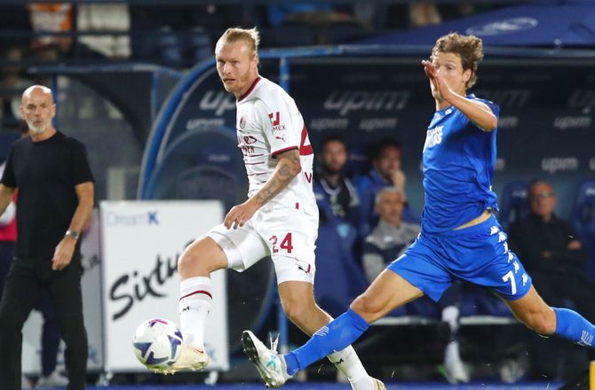 Serie A -AC Milan-dansker talte med Kjær efter skade: Han er sindssyg vigtig