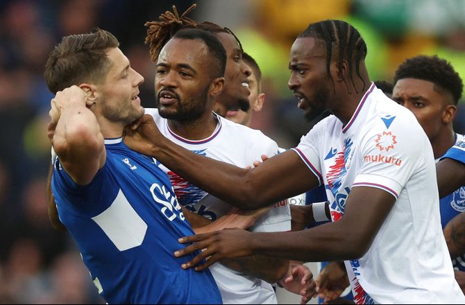 Premier League -Everton og Palace straffes for tumult