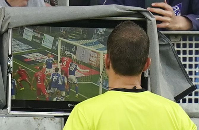 Allsvenskan -9 Allsvenskan-klubber slår fast: Vi vil ikke have VAR