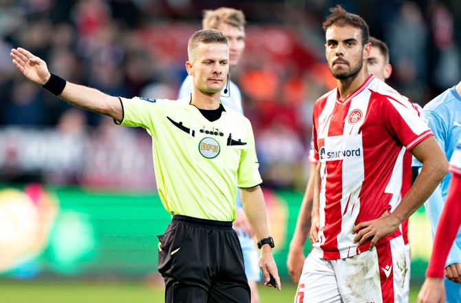 3F Superliga -Dørmænd i defensiven: Her er Superligaens forsvarsministre