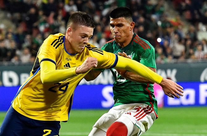 Serie A -Emil Holm rygtes til Serie A-giganter: Det er sjovt at læse