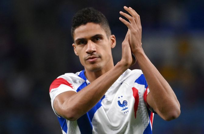 VM -Varane er helt klar til DK - Real-midt kan starte som back